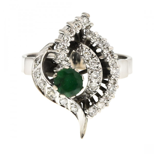 K18 White Gold Ring with Emerald and Diamonds